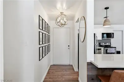 6436 Beechcrest Road Entrance Foyer