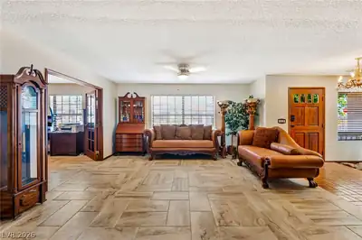 9015 West Hammer Lane Living Room