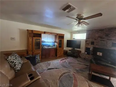 1590 Palomino Drive Living Room