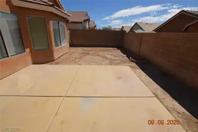 6485 Abbeville River Court Yard