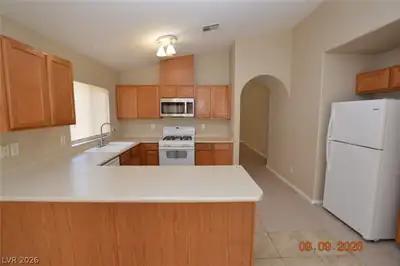 6485 Abbeville River Court Kitchen