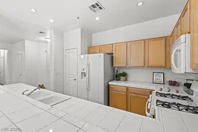 1000 Duckhorn Court 102 Kitchen