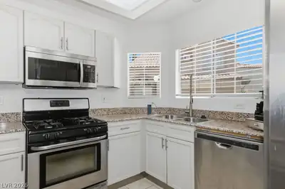 3370 Epson Street Kitchen