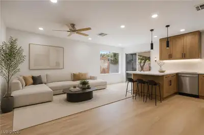 6258 Bayview Circle Living Room