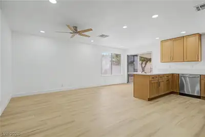 6258 Bayview Circle Kitchen