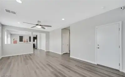1810 Pebble Cove Avenue Living Room