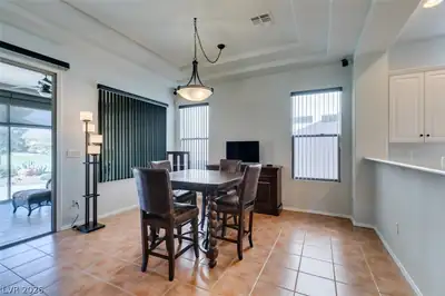 541 MOUNTAIN LINKS Drive Dining Area