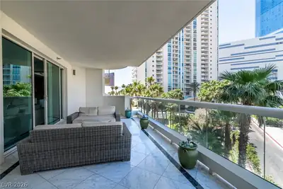 2857 Paradise Road 404 Balcony