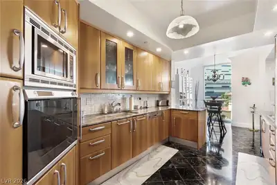 2857 Paradise Road 404 Kitchen