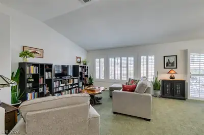 511 Winding Oak Court Living Room