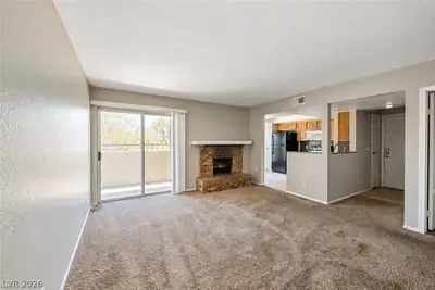 2961 Country Manor Lane 14 Living Room