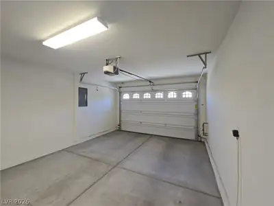 4973 Quiet Morning Street Garage