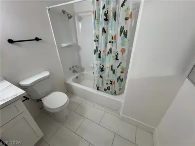 150 Metropolitan Drive Bathroom