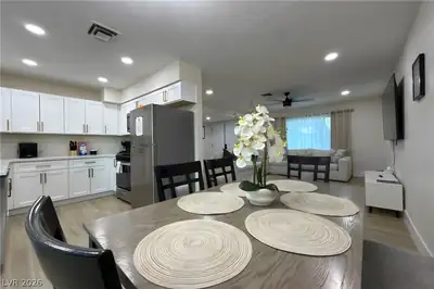 4331 Cicada Way Dining Area