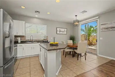 6348 Tim English Street Kitchen