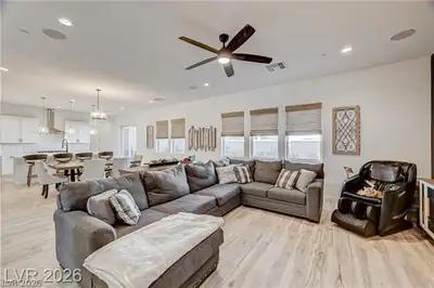 10136 Sequoia Glen Avenue, Las Vegas, NV 89166 Living Room
