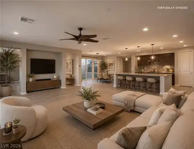 4504 Amazing View Street Living Room