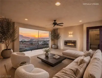 4504 Amazing View Street Patio
