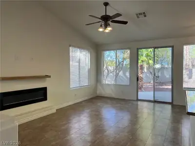 1953 Kachina Mountain Drive Living Room