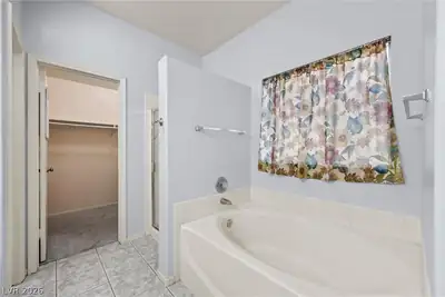 1717 Klamath Falls Way Primary Bathroom