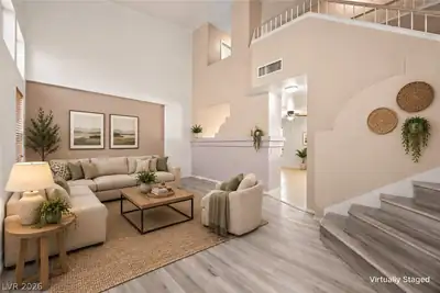 1717 Klamath Falls Way Living Room