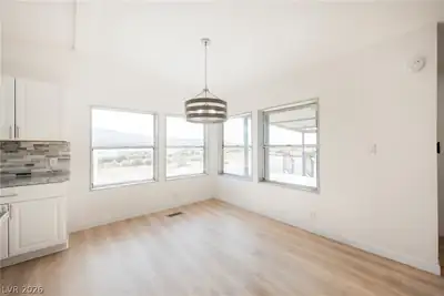 30 Sloan Street Dining Area
