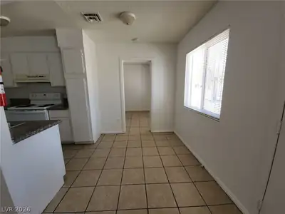 2513 Cedar Avenue Dining Area