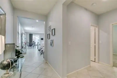 2927 Tranquil Brook Avenue Entrance Foyer
