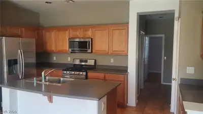 7471 Burnt Oak Avenue Kitchen