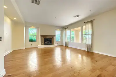 6 Lago Turchino Court Living Room