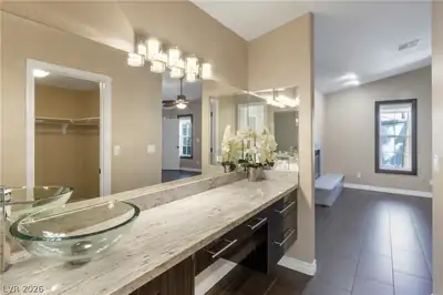 5205 Sandy Cactus Lane Primary Bathroom