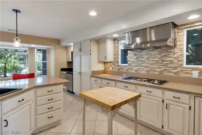 5205 Sandy Cactus Lane Kitchen