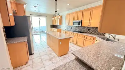 1132 Piazza Navona, Henderson, NV 89052 Kitchen
