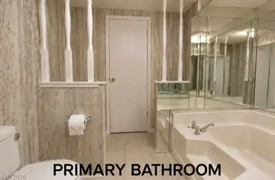 4556 Royal Ridge Way Primary Bathroom