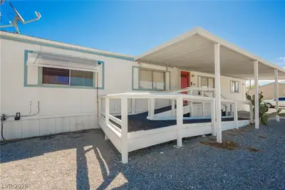 320 Kite Street 