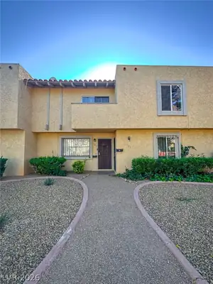 423 Las Casitas Way, Las Vegas