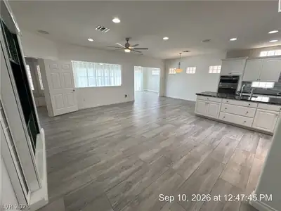 1699 Rockcrest Hills Avenue Living Room