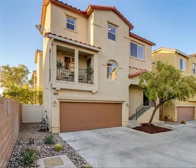 8940 Jaquita Avenue Las Vegas, NV 89149