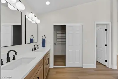 136 Villaggio Street Primary Bathroom