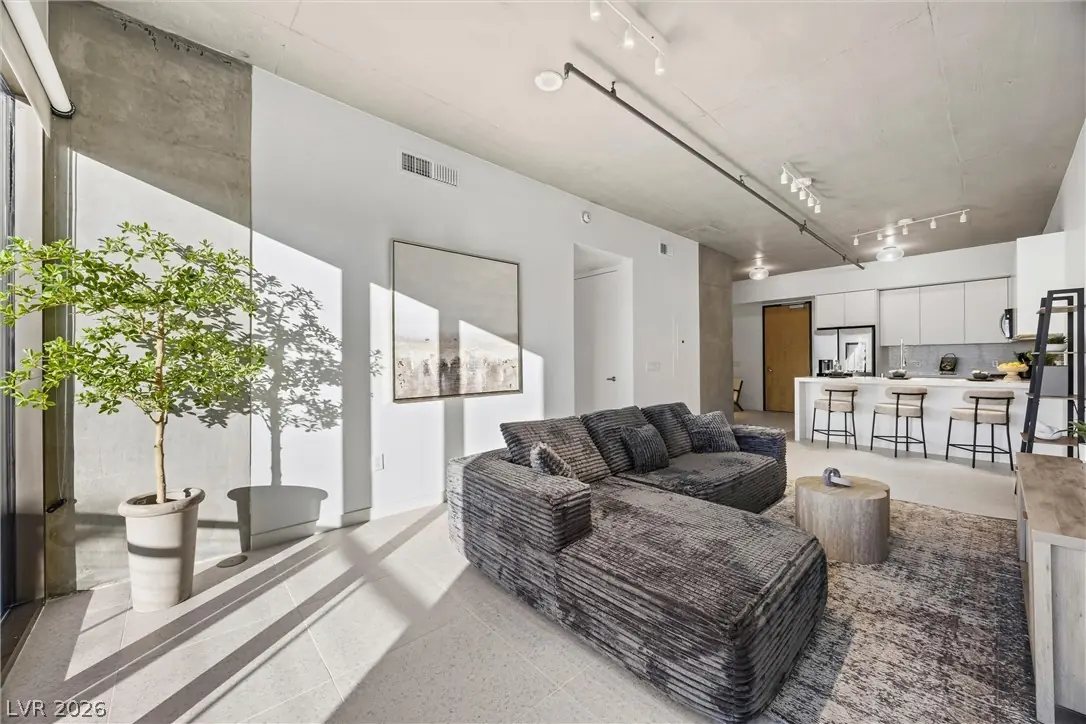 353 East Bonneville Avenue 421