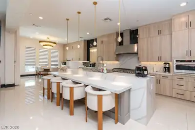 12154 Harris Summit Avenue Kitchen