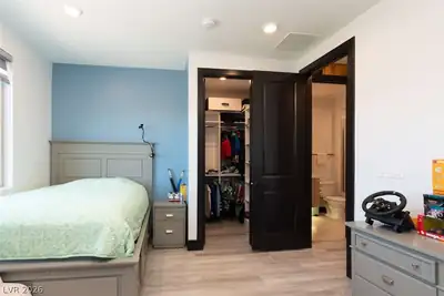 12154 Harris Summit Avenue Bedroom