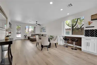 10668 Windrose Point Avenue Dining Area