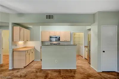 8250 North Grand Canyon Drive 1133 Kitchen