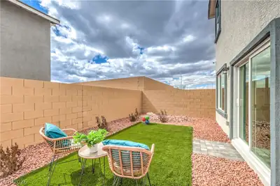 516 Canary Song Drive Yard