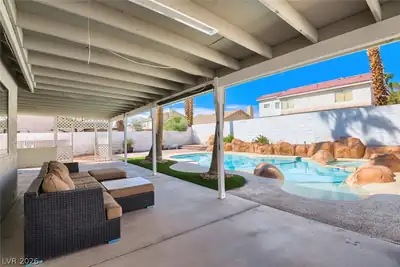 4279 Hebron Drive Patio