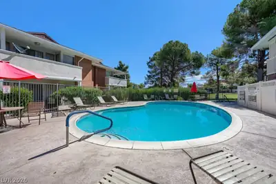2854 Geary Place 3803 Pool
