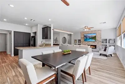 686 Fynn Valley Drive Dining Area