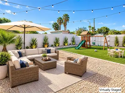 2206 East Oakey Boulevard Yard