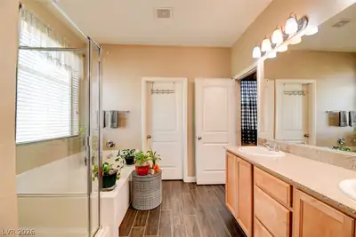 4128 Seclusion Bay Avenue Bathroom